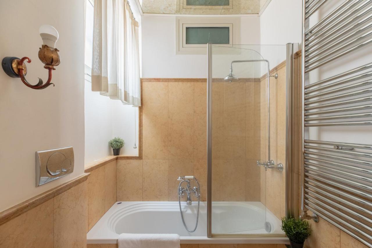 Iflat Elegant And Luxury Apartment Near Pantheon โรม ภายนอก รูปภาพ